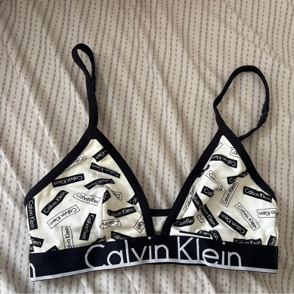 Calvin Klein womens Black & White sports bra